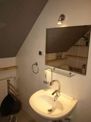 Проживание в семье Chatka Grzybowo Гжибово Четырехместный номер с балконом-10